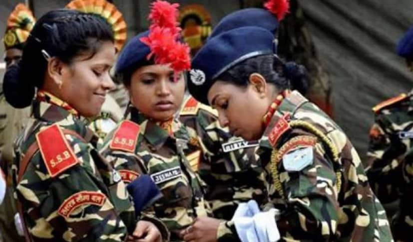 SSCW (JAG)- বিচারক অ্যাডভোকেট জেনারেলমহিলা আইন স্নাতকরা আবেদন করতে পারবেন। বয়সসীমা ২১ থেকে ২৭ বছর। সেনাবাহিনী প্রতি বছর এই পদের জন্য নিয়োগ পরিচালনা করে।