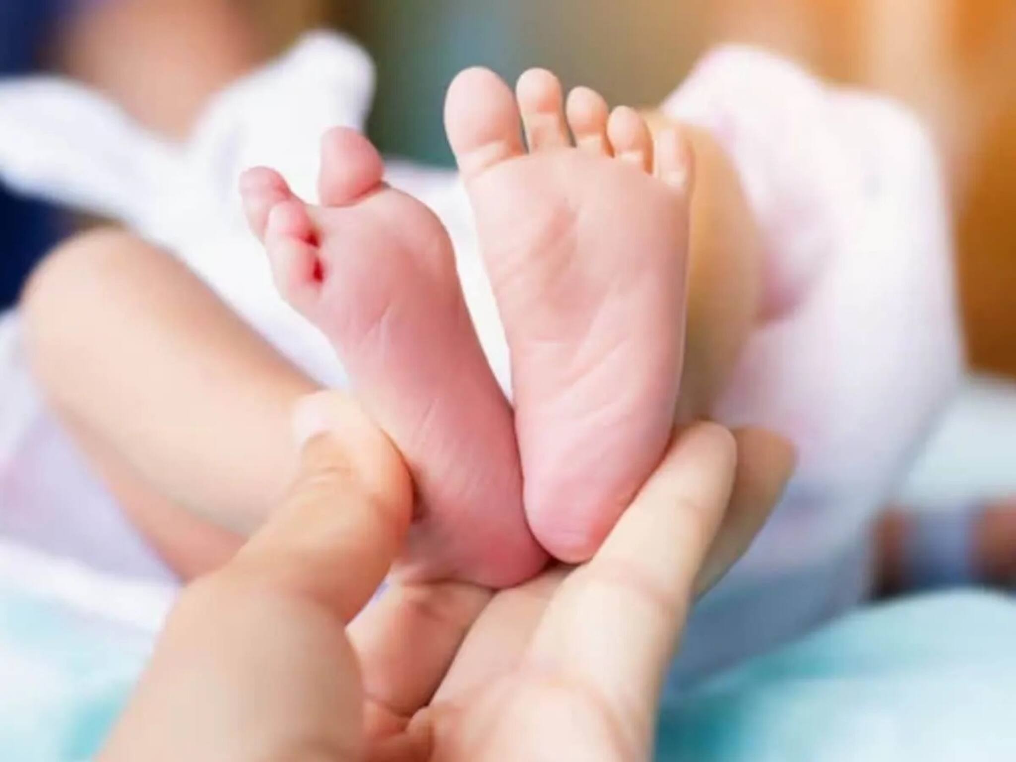 সন্তান হারানো দম্পতির জীবনে আলোর রেখা! জরায়ু ফাইব্রয়েড সার্জারির পর IVF এবং সফল প্রসবের অলৌকিক গল্প