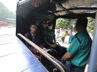 পরনে কোট-প্যান্ট-টাই! লকডাউনের ঢাকায় এক কিশোরকে ঘিরে তোলপাড়! ব্যাগ খুলতেই তোলপাড়