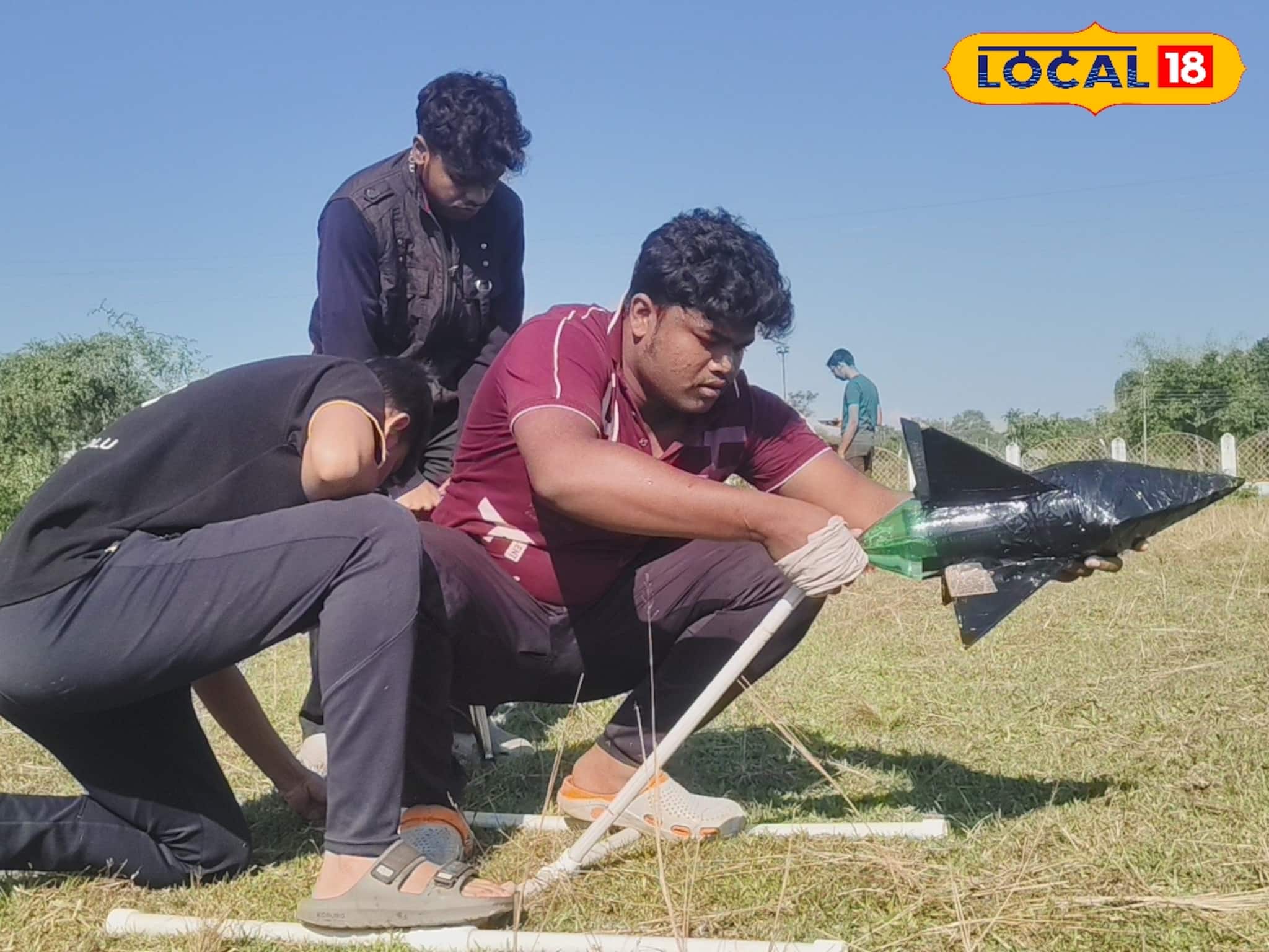 জলপাইগুড়ি ইঞ্জিনিয়ারিং কলেজে রকেট উড়ল একের পর এক, উদ্ভাবনে মাতল ছাত্ররা