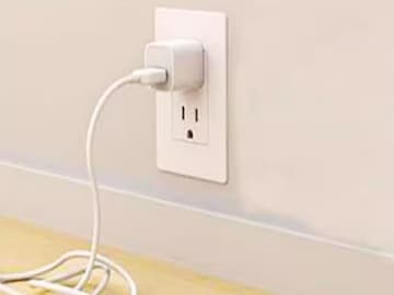 অতিরিক্ত গরম হচ্ছে চার্জার! সরকারের এই বিশেষ অ্যাপ দিয়ে জানুন আপনারটি আসল না নকল অতিরিক্ত গরম হচ্ছে চার্জার! সরকারের এই বিশেষ অ্যাপ দিয়ে জানুন আপনারটি আসল না নকল