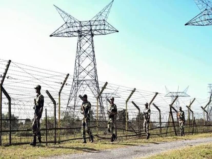 জানা যাচ্ছে বৈঠকে সিআইএসএফ, বিএসএফ, এসএসবি, আইটিবিপি, আরপিএফ, ভারতীয় সেনা, ভারতীয় বায়ু সেনা, কেন্দ্রীয় সড়ক কর্তৃপক্ষ, এশিয়ান হাইওয়ে কর্তৃপক্ষ, মিলিটারি পুলিশ, আর্মি ইন্টেলিজেন্স, রাজ্য পুলিশের গোয়েন্দা বিভাগ, জিআরপি-সহ একাধিক নিরাপত্তা সংস্থা ও গোয়েন্দা সংস্থার উচ্চপর্যায়ের আধিকারিকরা উপস্থিত হয়েছিলেন। 