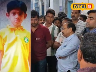 মৃত শিশু ইয়াকুব শেখ ও স্থানীয় বাসিন্দারা মৃত শিশু ইয়াকুব শেখ ও স্থানীয় বাসিন্দারা