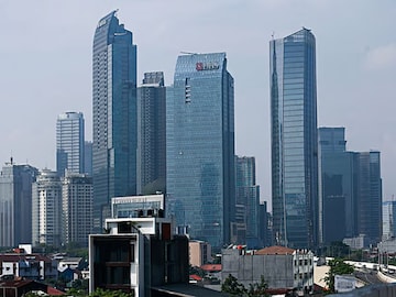 বিশ্বে সবচেয়ে জনবহুল শহরের তালিকায় ৯ থেকে ২ নম্বরে উঠে এল ঢাকা! শীর্ষে এশিয়ারই আরেক শহর বিশ্বে সবচেয়ে জনবহুল শহরের তালিকায় ৯ থেকে ২ নম্বরে উঠে এল ঢাকা! শীর্ষে এশিয়ারই আরেক শহর