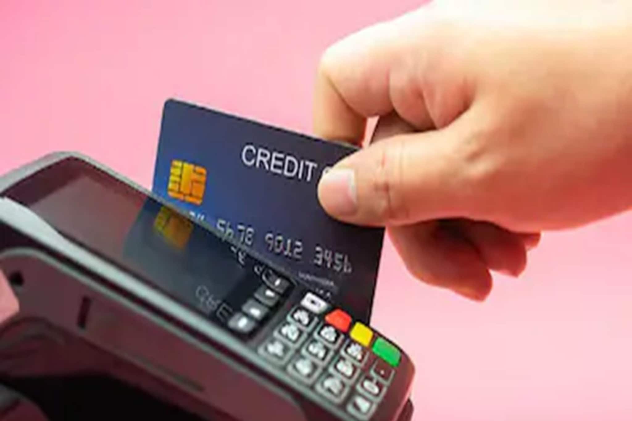 Credit Card Mistakes: ক্রেডিট কার্ডে করা সাধারণ ভুলও ভারী খরচের কারণ হতে পারে, কীভাবে আটকাবেন শিখে নিন