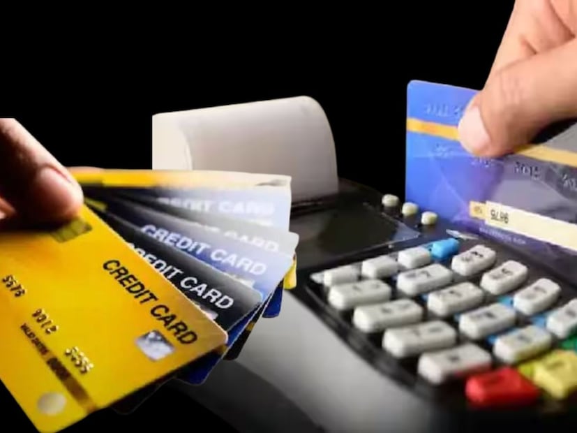 ২- একটি ভাল ক্রেডিট মিক্স তৈরি করেবিভিন্ন উদ্দেশ্যে বিভিন্ন কার্ড ব্যবহার করা আর্থিক বোধগম্যতা প্রতিফলিত করে। যেমন, একটি কার্ড ভ্রমণের জন্য, অন্যটি অনলাইন শপিংয়ের জন্য এবং তৃতীয়টি EMI-এর জন্য। এটি ক্রেডিট প্রোফাইলে বৈচিত্র্য প্রদর্শন করে, যা ব্যাঙ্কগুলিকেও ভাল ধারণা দেয়।