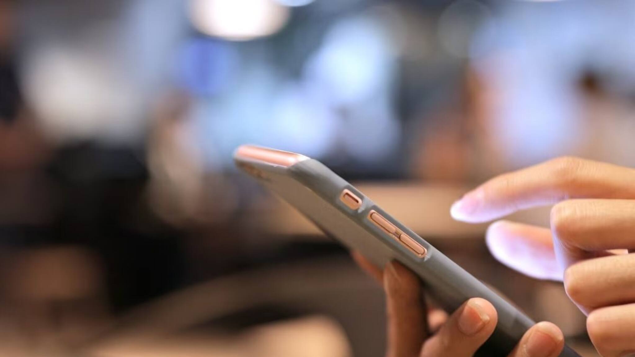 Old SIM Card Risk: নম্বর বদলানোর আগে সাবধান! এই ৩টি ভুল করলে আপনার ব্যাঙ্ক অ্যাকাউন্ট চলে যেতে পারে অন্যের হাতে