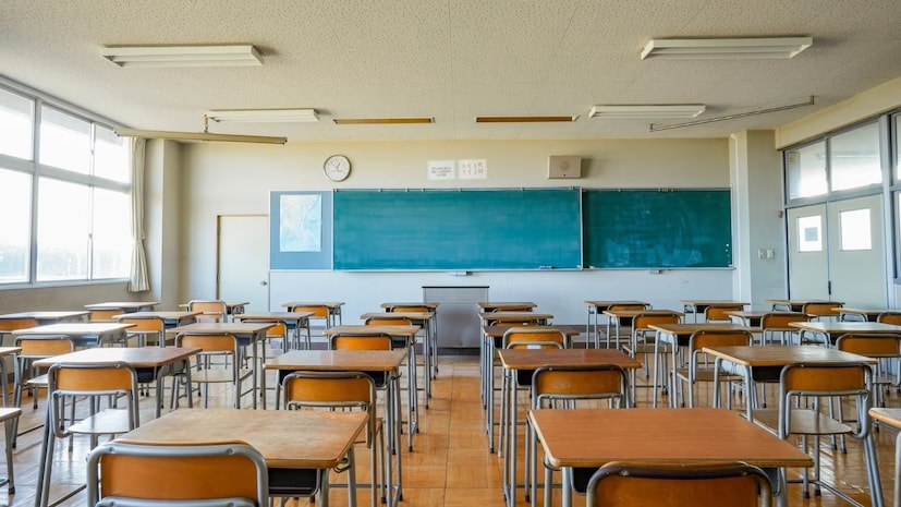 দিল্লির অন্যতম অভিজাত স্কুলগুলির একটি এই প্রতিষ্ঠান। আর্থিক ক্ষেত্র থেকে রাজনীতি, বিনোদন থেকে ক্রীড়া—প্রায় সব ক্ষেত্রেই নেতৃত্ব গড়েছে এই স্কুল। দেশের সেরা স্কুলগুলির মধ্যে দিল্লির অবস্থান সবসময়ই উঁচুতে, আর এই শহরের কিছু স্কুলের প্রাক্তনী নেটওয়ার্ক এমন যা অনেকেই স্বপ্ন দেখেন। দিল্লির অন্যতম অভিজাত স্কুলগুলির একটি এই প্রতিষ্ঠান। আর্থিক ক্ষেত্র থেকে রাজনীতি, বিনোদন থেকে ক্রীড়া—প্রায় সব ক্ষেত্রেই নেতৃত্ব গড়েছে এই স্কুল। দেশের সেরা স্কুলগুলির মধ্যে দিল্লির অবস্থান সবসময়ই উঁচুতে, আর এই শহরের কিছু স্কুলের প্রাক্তনী নেটওয়ার্ক এমন যা অনেকেই স্বপ্ন দেখেন।