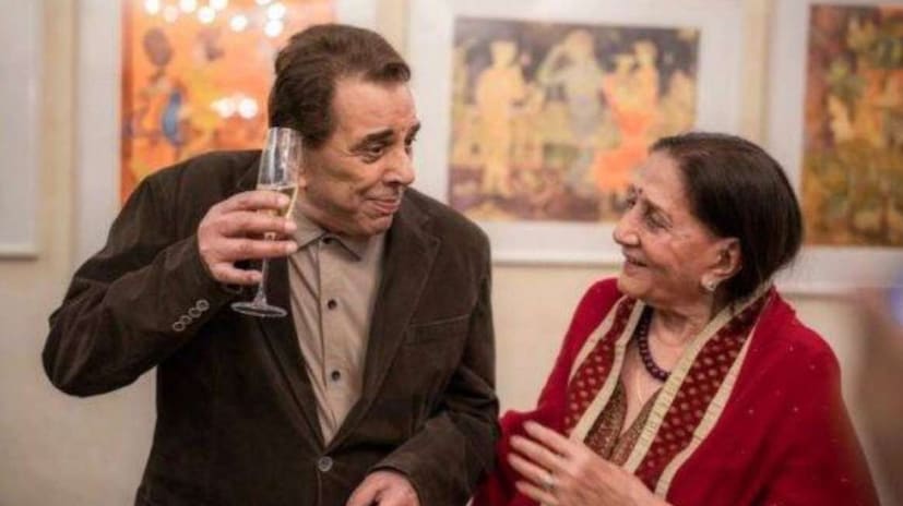 কয়েক দশক পরেও, প্রকাশ কৌর তাঁর মর্যাদা এবং গোপনীয়তা বজায় রেখেছেন। তিনি তাঁর সন্তান এবং নাতি-নাতনিদের সঙ্গে ঘনিষ্ঠ সম্পর্ক বজায় রেখেছেন। সানি দেওলের তাঁর মা এবং বোনদের সঙ্গে ছবিগুলি প্রায়শই অনলাইনে প্রকাশিত হয়, যা পরিবারের দৃঢ় বন্ধনের প্রতিফলন ঘটায়। 