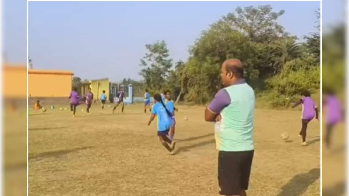 পশ্চিম বর্ধমান নিউজ দুর্গাপুর ফুটবল কোচ 50 টি কিশোরী এবং যুবতী মহিলা নিয়ে একটি ফুটবল দল গঠন করে একটি উদাহরণ স্থাপন করলেন পশ্চিম বর্ধমান নিউজ দুর্গাপুর ফুটবল কোচ 50 টি কিশোরী এবং যুবতী মহিলা নিয়ে একটি ফুটবল দল গঠন করে একটি উদাহরণ স্থাপন করলেন