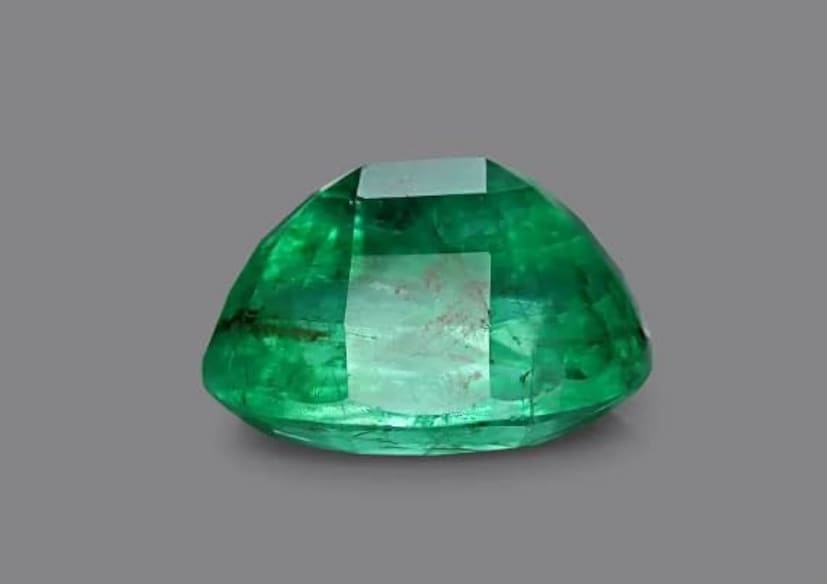 জ্যোতিষ শাস্ত্র অনুযায়ী পন্না রত্ন বৃষ, মিথুন, কন্যা, তুলা, মকর, কুম্ভ রাশি, কন্যা এবং মিথুন লগ্নের জাতকদের জন্য শুভ। যদি আপনার কুণ্ডলীতে বুধ দুর্বল থাকে অথবা বুধের মহাদশা বা অন্তর্দশার প্রভাব থাকে, তাহলে আপনাকে পান্না রত্ন ধারণ করা উচিত। 