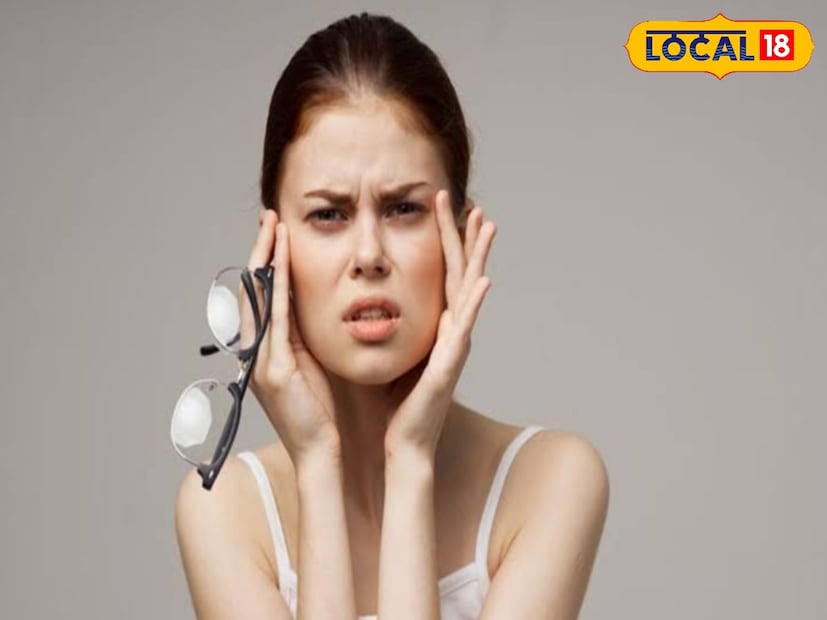 দৃষ্টিশক্তি বাড়াতে কার্যকর: চোখে গিলয় লাগালে এটি চোখের জ্যোতি বাড়াতে সাহায্য করে। এর জন্য এক থেকে আধ ইঞ্চি গিলয় লতা বা ডাল সারা রাত জলে ভিজিয়ে রাখতে হবে। সকালে এর রস মধুর সঙ্গে মিশিয়ে পান করলে দৃষ্টিশক্তি প্রখর হবে। 