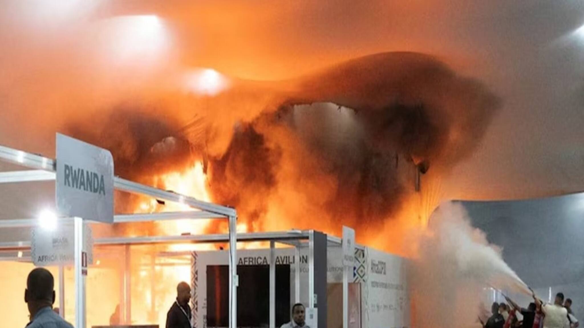 Brazil Fire: ব্রাজিলে জাতিসংঘের পরিবেশ সম্মেলনে ভয়াবহ অগ্নিকাণ্ড, হাসপাতালে ২১! আগুন লাগল 'সামান্য' এক ঘরোয়া জিনিস থেকে