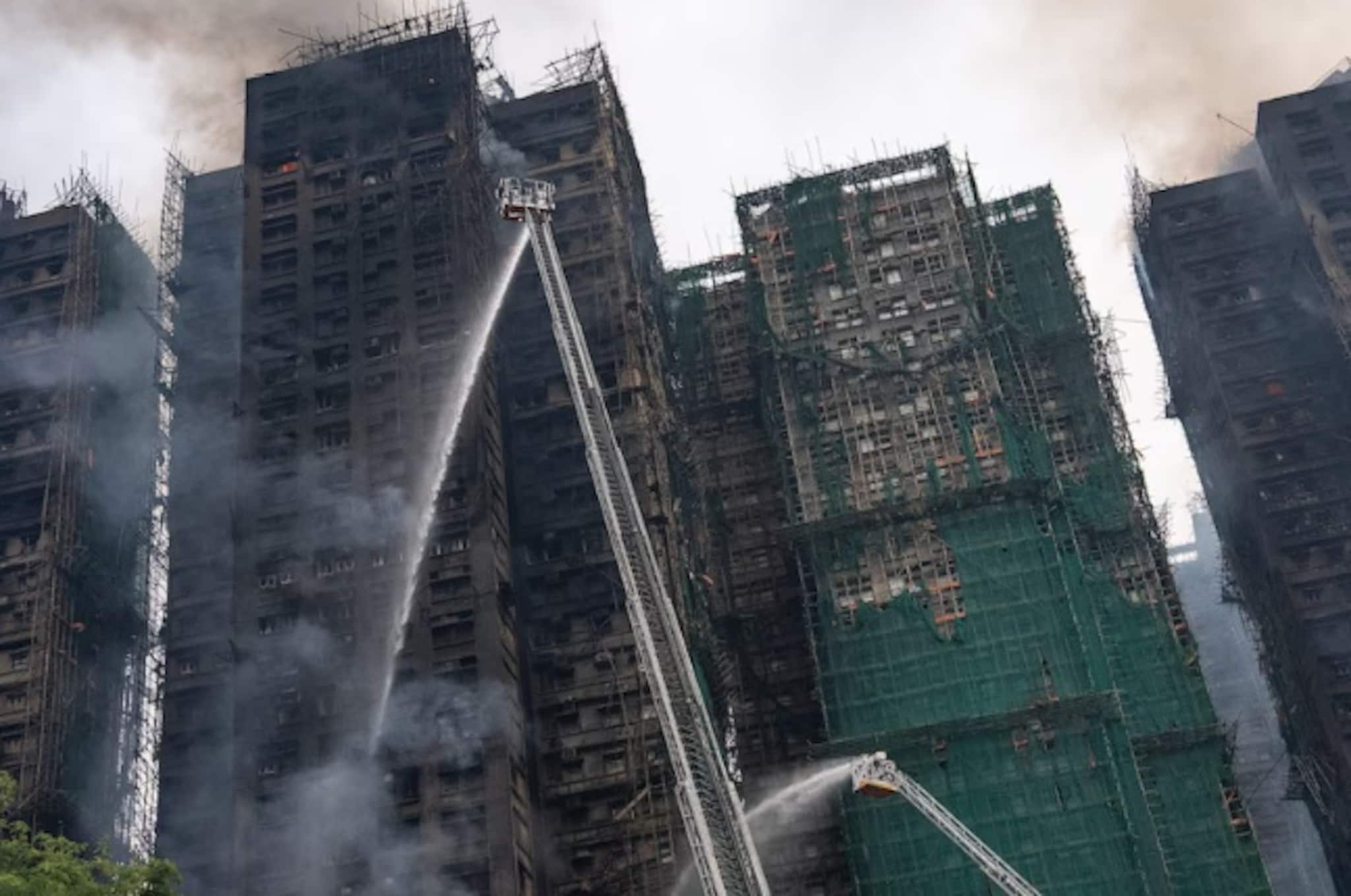 Hong Kong Fire: দাউ দাউ করে জ্বলছে ঝাঁ চকচকে হাইরাইজ! হংকং-এ ভয়াবহ অগ্নিকাণ্ড