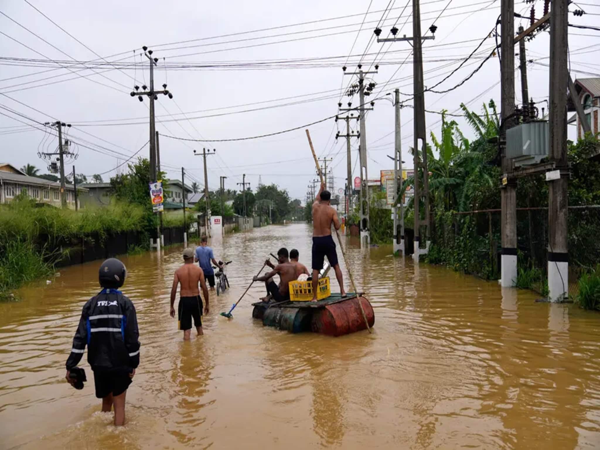 Srilanka Flood: ভয়ঙ্কর বিপর্যয়ের মুখে শ্রীলঙ্কা! হঠাৎ ঘটা প্রাকৃতিক দুর্যোগে মৃত্যু ১৫৩ জনের!