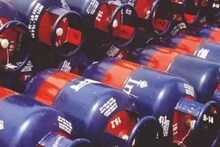 LPG Price Reduced: মাসের প্রথমেই কমল গ্যাসের দাম ! দেখে নিন ১৯ কেজির এলপিজির দাম কত হল