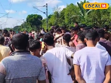 দুর্ঘটনাস্থলে ভিড় দুর্ঘটনাস্থলে ভিড়