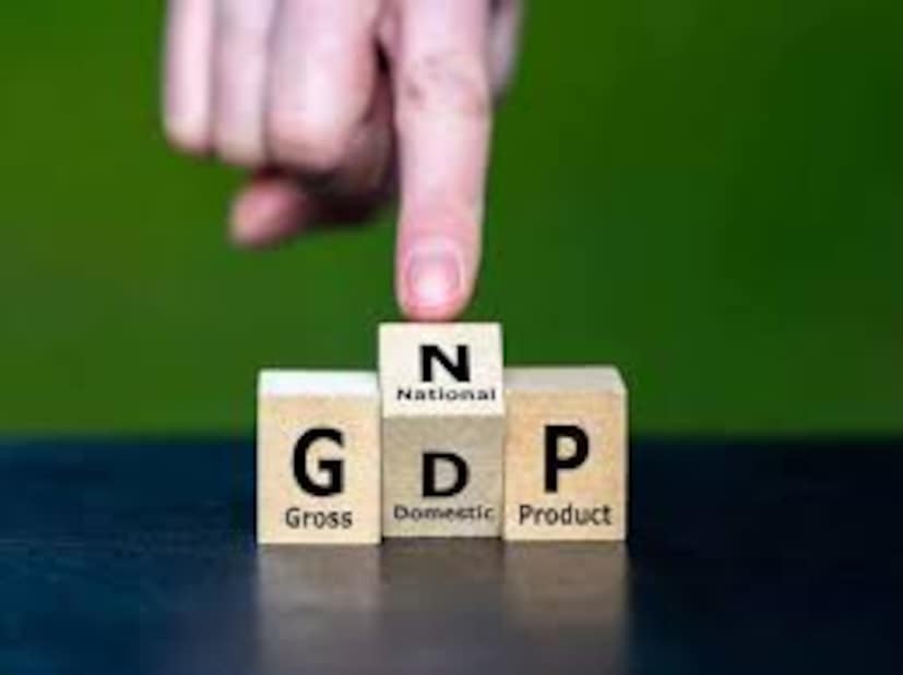  জানা গিয়েছে, গত বছর এই জিডিপি বৃদ্ধির পরিমাণ ছিল ৫.৬ শতাংশ। অন্যদিকে, এই বছরে প্রথম ত্রৈমাসিকে এই বৃদ্ধির পরিমাণ ছিল মোট ৭.৮ %। এই প্রসঙ্গে জাতীয় পরিসংখ্যান সংস্থা বা (এনএসও) জানিয়েছে, দেশের সংগঠিত ক্ষেত্র যেমন- উৎপাদন, নির্মাণ ইত্যাদি শক্তিশালী পরিষেবা ক্ষেত্র দেশের জিডিপি উন্নতিতে প্রধান হয়ে দাঁড়িয়েছে। জুলাই-সেপ্টেম্বরের ত্রৈমাসিকে স্থির মূল্যে জিডিপি ৪৮.৬৩ লক্ষ কোটি টাকা ছিল। যা গত এক বছর আগের ৪৪.৯৪ লক্ষ কোটি টাকার তুলনায় বেশি। জিডিপি ৮.শতাংশ বৃদ্ধি পেয়ে দাঁড়িয়েছে ৮৫.২৫ লক্ষ কোটি টাকা।
