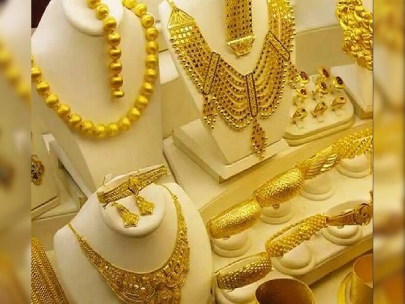 কর এবং নিয়মকানুন সম্পর্কে অবগত থাকাবর্তমানে ডিজিটাল সোনার উপর SEBI বা RBI-এর সরাসরি কোনও নিয়ন্ত্রণ নেই। প্রতিটি ক্রয়ের উপর ৩% GST দিতে হয়। তিন বছরের মধ্যে বিক্রি করলে আয়কর স্ল্যাব অনুসারে লাভের উপর কর ধার্য করা হবে। তিন বছর পরে বিক্রি করলে এটি দীর্ঘমেয়াদী মূলধন লাভ হিসাবে বিবেচিত হবে, যার উপর ২০% কর ধার্য করা হবে এবং ইনডেক্সেশন সুবিধাও থাকবে।