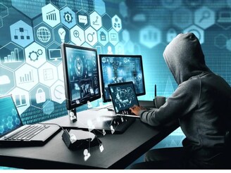 ফেসবুক, ইনস্টাগ্রামে বন্ধু পাতান...! অসতর্ক হলেই খালি হবে অ্য়াকাউন্ট! ৪ লক্ষণ দেখলেই বুঝব