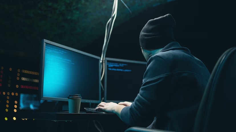 অভিযোগ দায়ের করা এবং প্রতিকার চাওয়া: ভুক্তভোগীদের সাইবার ক্রাইম পোর্টালে অভিযোগ দায়ের করা উচিত, টেলিকম কোম্পানি এবং ব্যাঙ্কে সমস্ত নথিপত্র রেখে দেওয়া উচিত। টেলিকম অপারেটর বা ব্যাঙ্কে অবহেলা প্রমাণিত হলে তদন্তকারী সংস্থাগুলি ত্রাণ প্রদান করতে পারে।