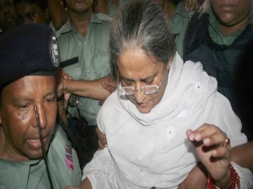 বাংলাদেশের অনুরোধে শেখ হাসিনার প্রত্যর্পণ বিষয়টি খতিয়ে দেখা হচ্ছে—বুধবার একথা জানিয়েছে নয়াদিল্লি।