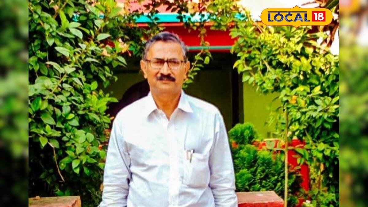 হুগলি নিউজ: ২৬ বছরের টানাপোড়েন, অবসরে গেলেও ৫০ কিলোমিটার দূরে স্কুলে যেতে হয়! বিনা বেতনে ক্লাস করা