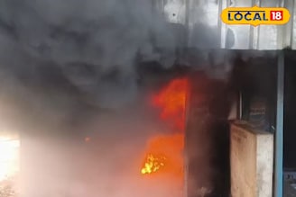 ঝালাই করার ফুলকি থেকে কাটাই তেলের গোডাউনে আগুন, পুড়ে মৃত্যু মালিকের