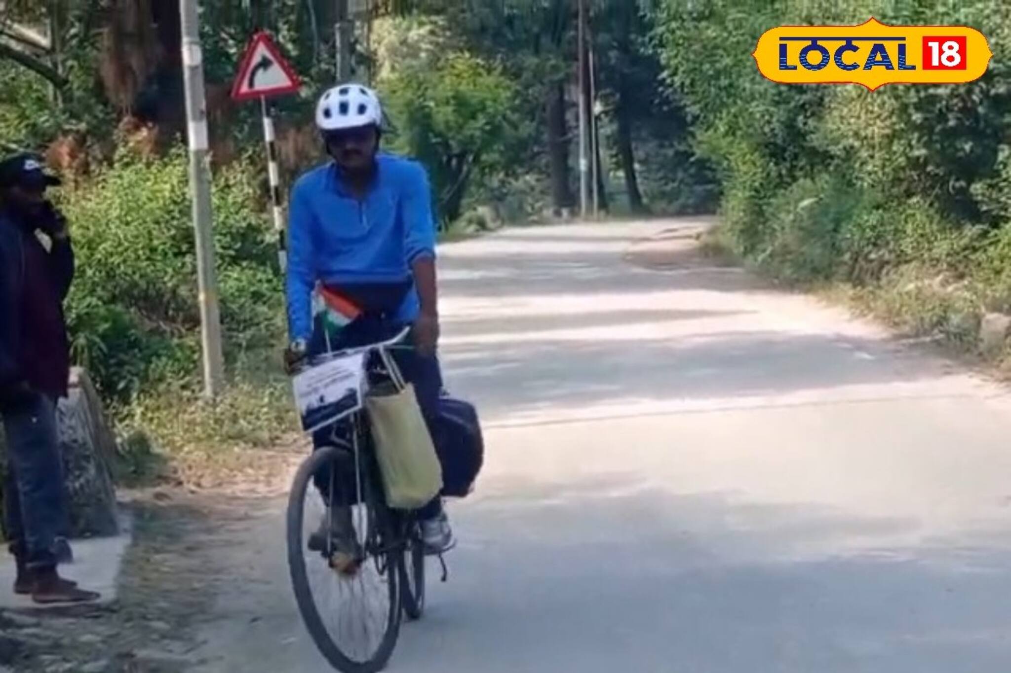 ক্লাসরুম ছেড়ে সাইকেলে 'গঙ্গোত্রী থেকে গঙ্গাসাগর' যাত্রা, গঙ্গা পরিষ্কারের পাঠ দিলেন শিক্ষ