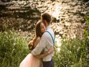 মেয়েদের ৫ মিনিট জড়িয়ে ধরলেই মিলবে ৬০০ টাকা! চিনে ‘ম্যান মাম’ ট্রেন্ডে মাতছে যুবসমাজ, জেনে নিন আপনিও মেয়েদের ৫ মিনিট জড়িয়ে ধরলেই মিলবে ৬০০ টাকা! চিনে ‘ম্যান মাম’ ট্রেন্ডে মাতছে যুবসমাজ, জেনে নিন আপনিও