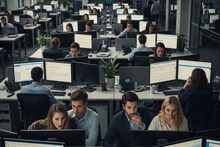 এক নোটিসে চাকরি গেল ৩০০ জনের! ‘আজই শেষ দিন’ জানিয়ে বরখাস্ত করল HR, অফিসে অবাক কাণ্ড!