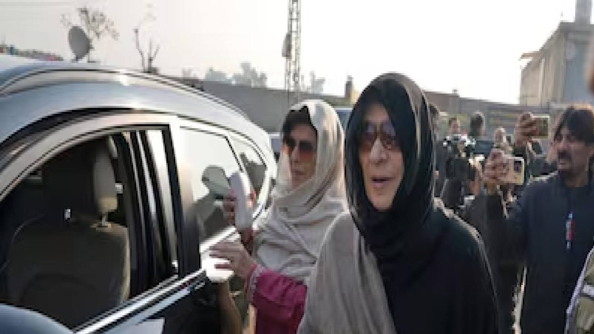 'চুলের মুঠি ধরে রাস্তায় ফেলে...!' পুলিশের বিরুদ্ধে বিস্ফোরক অভিযোগ ইমরান খানের বোনেদের, তদন্তের দাবি