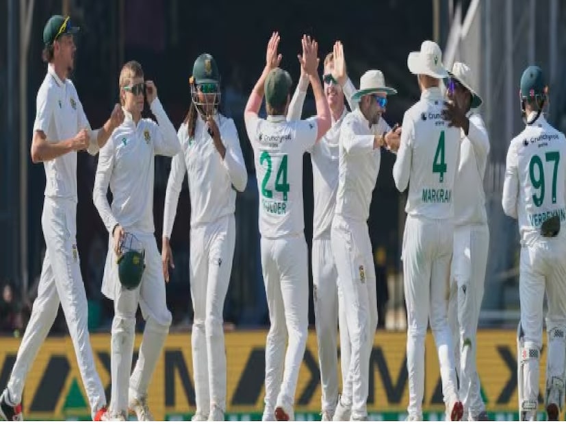 এদিকে ইডেন গার্ডেন্সে ভারত বনাম দক্ষিণ আফ্রিকা প্রথম টেস্টে ৩০ রানে হেরেছিল ভারত৷ সেখান থেকেই সিরিজে পিছিয়ে ছিল৷