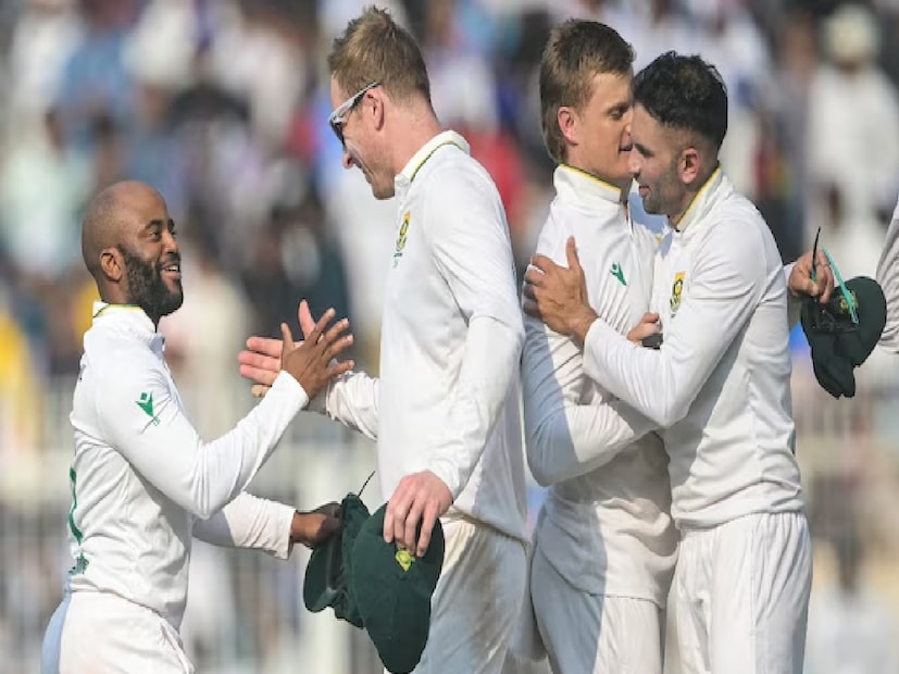 ভারত ঘরের মাঠে এখনও পর্যন্ত দুবার হোয়াইটওয়াশের শিকার হয়েছে। টম ল্যাথামের নিউজিল্যান্ডের বিরুদ্ধে। আরেকবার হোয়াইটওয়াশ হয়েছিল দক্ষিণ আফ্রিকার বিরুদ্ধে ১৯৯৯-২০০০ সালে। ভারত একবার ১৯৭৯ সালে ইংল্যান্ডের বিরুদ্ধে ‘গোল্ডেন জুবিলি’ একটেস্টের হোম ট্যুরে হেরেছিল, যা প্রযুক্তিগতভাবে সিরিজ হিসেবে গণ্য হবে না।