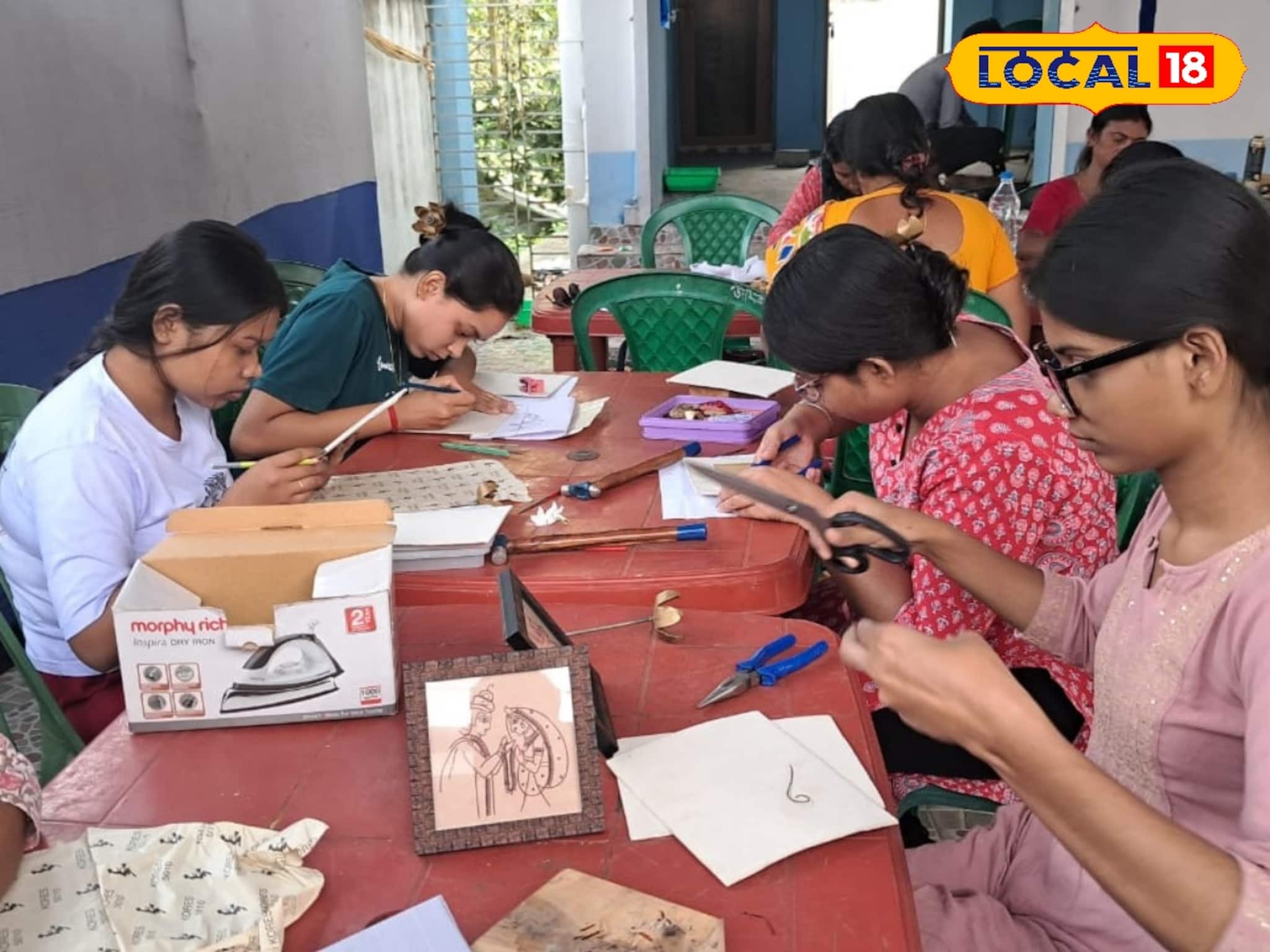 Money Making Tips: বাতিল জিনিসপত্র মানেই ফেলে দেওয়ার নয়! হতে পারে রোজগারের নতুন উপায়, সেই প্রশিক্ষণ পেয়েই স্বনির্ভর হতে প্রস্তুত ২০ কলেজ পড়ুয়া Money Making Tips: বাতিল জিনিসপত্র মানেই ফেলে দেওয়ার নয়! হতে পারে রোজগারের নতুন উপায়, সেই প্রশিক্ষণ পেয়েই স্বনির্ভর হতে প্রস্তুত ২০ কলেজ পড়ুয়া