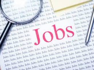 নার্সের কাজ জানেন, কিম্বা কম্পিউটারে তুখোড়, বয়স ৪০ পর্যন্ত চাকরির বড় সুযোগ