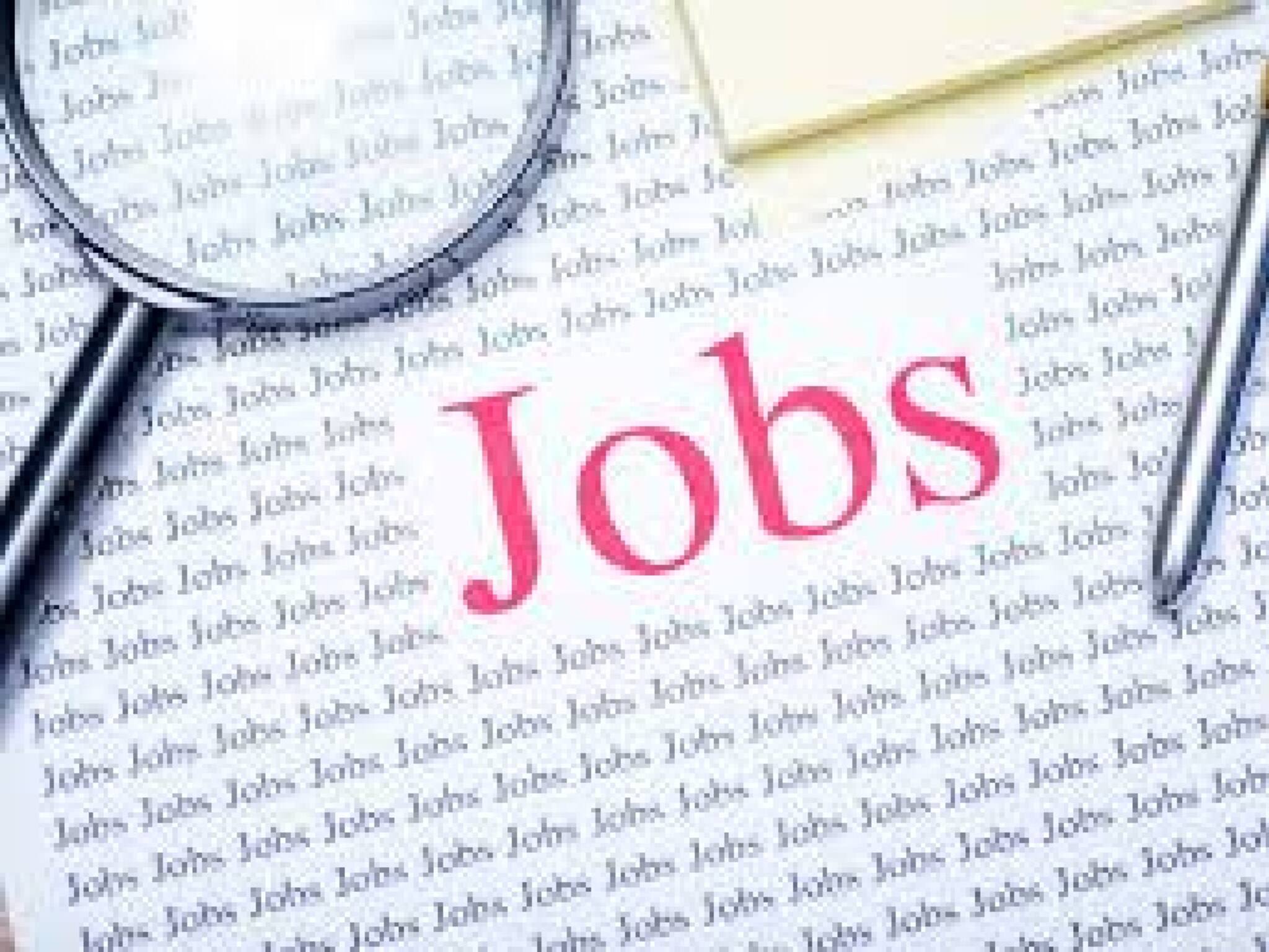 নার্সের কাজ জানেন, কিম্বা কম্পিউটারে তুখোড়, বয়স ৪০ পর্যন্ত চাকরির বড় সুযোগ