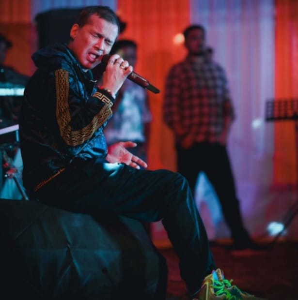 এই বছর, ১৯ সেপ্টেম্বর ২০২৫ তারিখে, জুবিন গর্গের মৃত্যুর খবর প্রকাশিত হয়। সিঙ্গাপুরে স্কুবা ডাইভিং করার সময় ডুবে যাওয়ার কারণে তাঁর মৃত্যু হয়েছে বলে জানা গেছে, যদিও এই বিষয়ে একটি SIT তদন্ত চলছে।