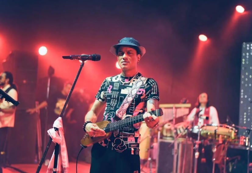 ১৯৯৫ সালে জুবিন মুম্বই চলে আসেন এবং ইন্ডি পপ অ্যালবাম 