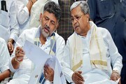 কর্ণাটকের মুখ্যমন্ত্রী পদে বদল? সিদ্দারামাইয়ার দিন শেষ? দিল্লিতে শিবকুমারের অনুগামীরা