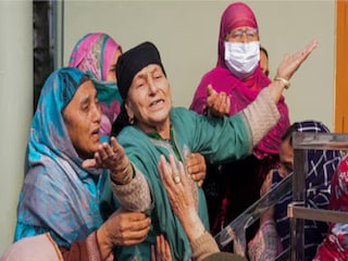 নওগাম থানায় বিস্ফোরণে নিহত মোহাম্মদ শফি পারের মৃত্যু উন্মোচিত নওগাম থানায় বিস্ফোরণে নিহত মোহাম্মদ শফি পারের মৃত্যু উন্মোচিত