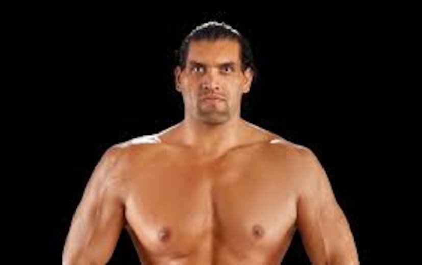  আন্ডারটেকারের সঙ্গে দ্বন্দ্বে তাঁর জয় তাঁকে জনপ্রিয় করে তোলে।<br />এরপরে তিনি বিখ্যাত রেসলার যেমন জন সিনা, কেন, রে মিসটিরিও-সহ একাধিক খ্যাতনামা রেসলারের বিরুদ্ধে রেসলিং করেন। ২০০৭ সালে তিনি ব্যাটেল রয়্যালে জিতে নিয়ে ওয়ার্ল্ড হেভিওয়েট চ্যাম্পিয়নশিপে নাম লিখে নেন।