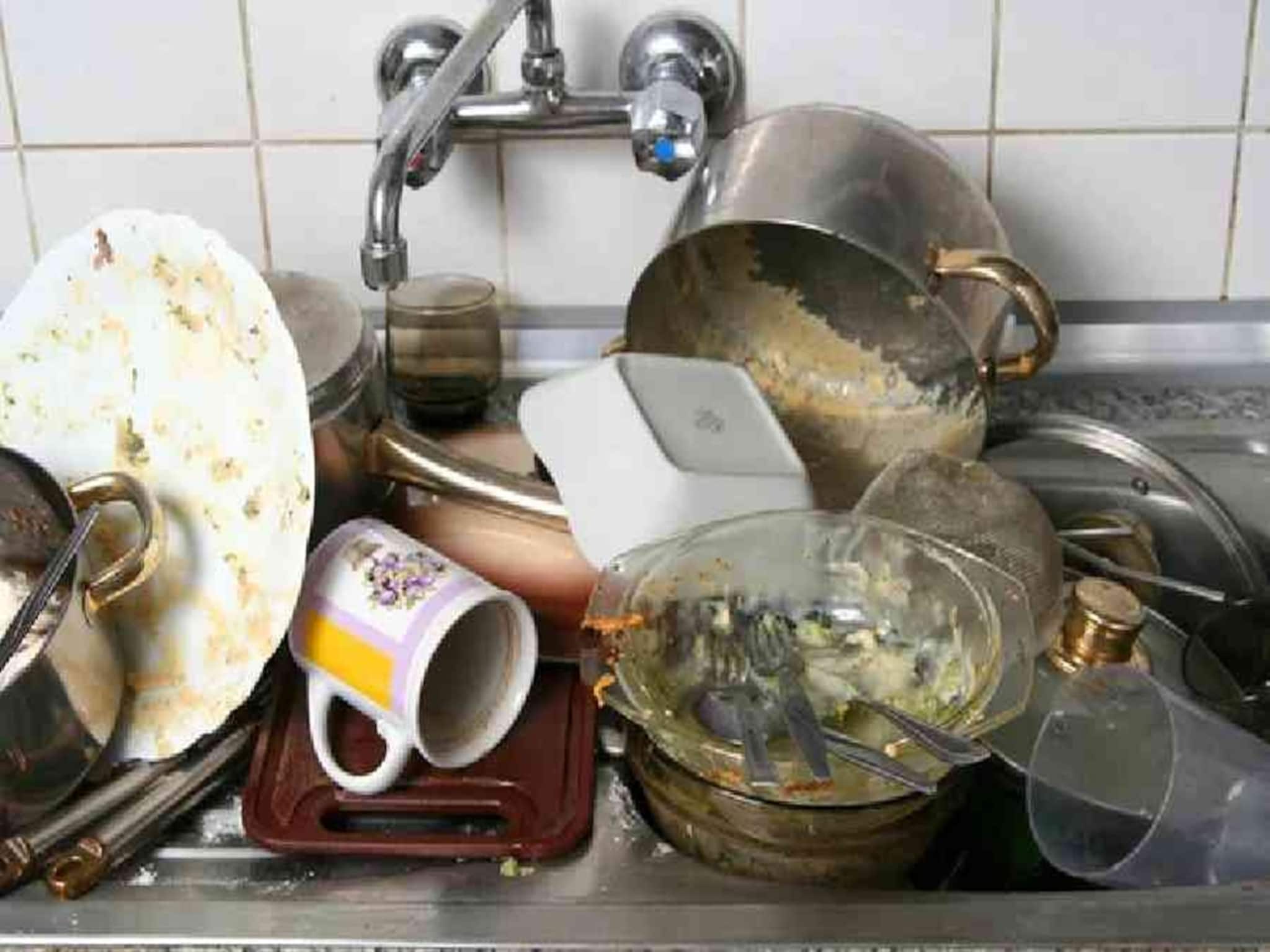 Home Tips: রান্না ঘরে সারা রাত এঁটো বাসন ফেলে রাখেন! তলে তলে কী সর্বনাশ হচ্ছে জানেন! সতর্ক করে দিচ্ছেন বিজ্ঞানীরা