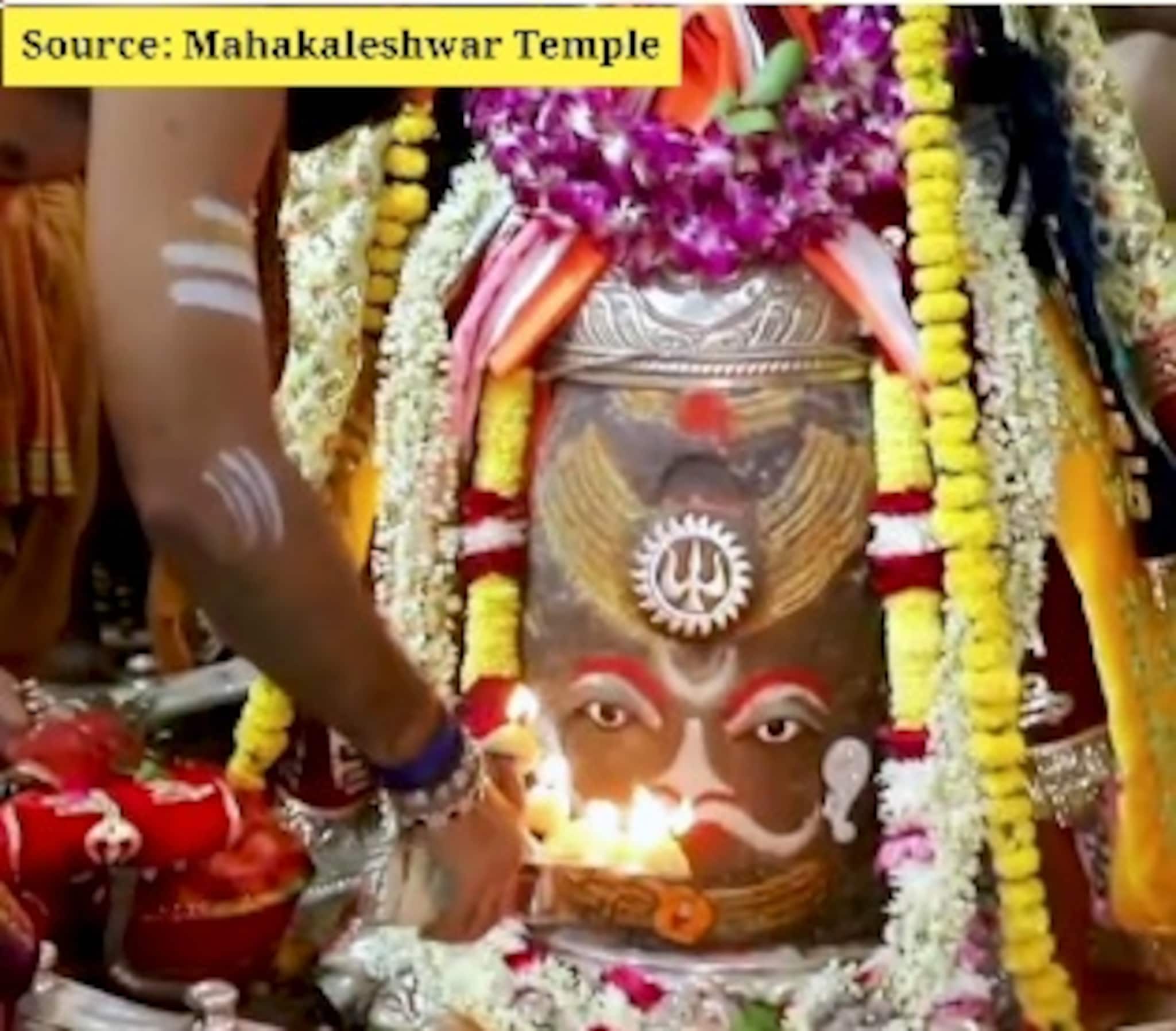 শুক্লপক্ষের দশম দিনে মহাকালেশ্বর মন্দিরে আরতি