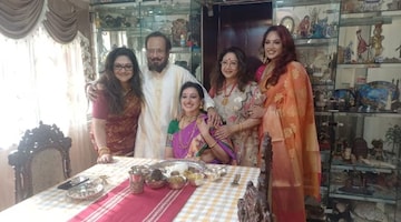 বরের নাম সৌম্য, হাতের মেহেন্দিতে জ্বলজ্বল করছে 'S'! মৌবনি সরকারের বিয়েতে দারুণ হইচই বরের নাম সৌম্য, হাতের মেহেন্দিতে জ্বলজ্বল করছে 'S'! মৌবনি সরকারের বিয়েতে দারুণ হইচই