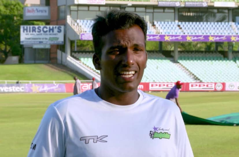  ভারতের বিরুদ্ধে ব্যাট করতে নেমে দক্ষিণ আফ্রিকা আসামের গুয়াহাটির বর্ষাপাড়া স্টেডিয়ামে অনবদ্য শতরান করেন দক্ষিণ আফ্রিকার ব্যাটার সেণুরন মুথুস্বামী।<br />কিন্তু, কে এই মুথুস্বামী?