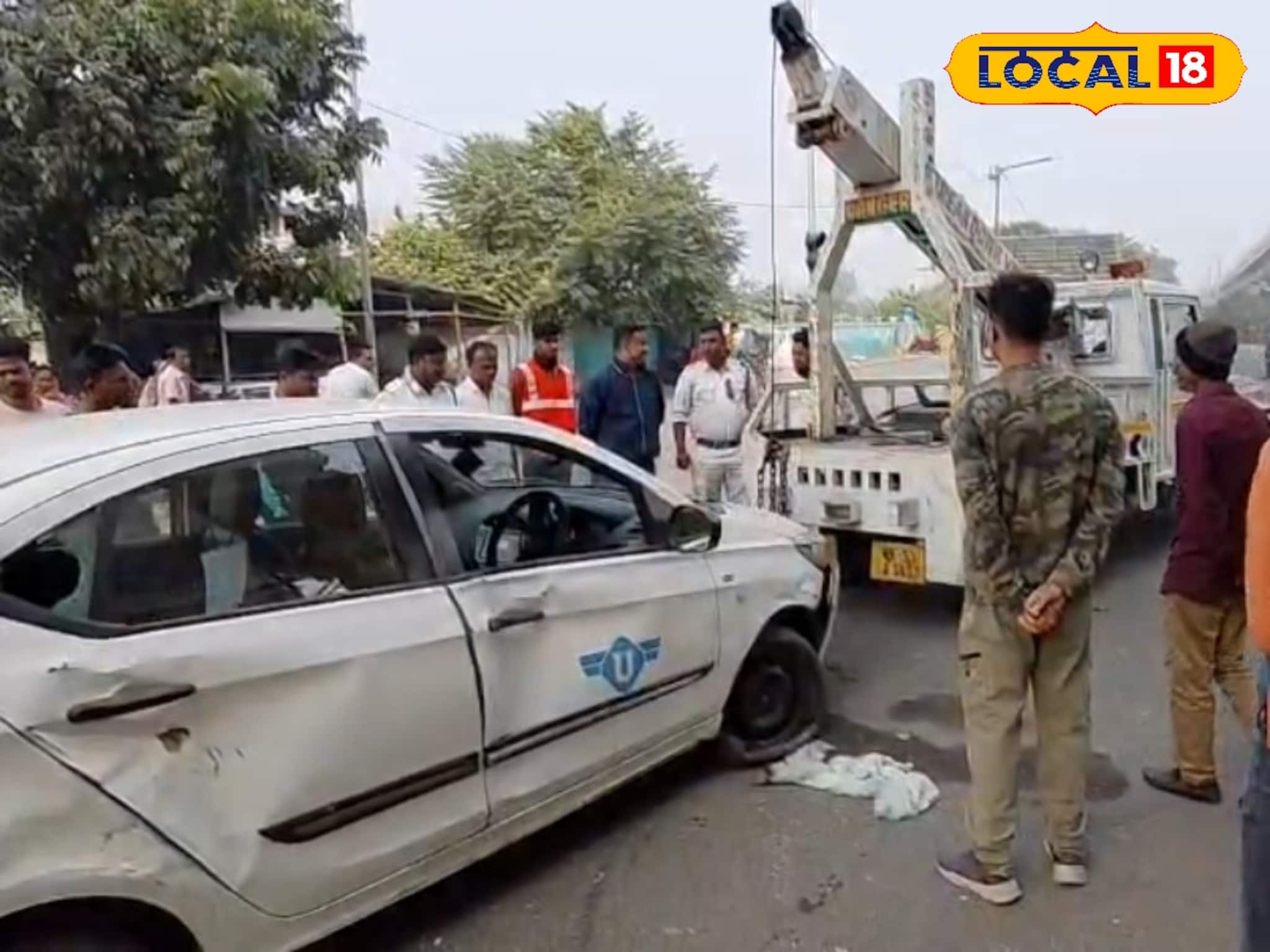EV Mishap : চলন্ত অবস্থাতেই ‘লক’ স্টিয়ারিং, বেপরোয়া ইভি! ইকো পার্কের সামনে ধাক্কা পথচারীদের, হাড় হিম করা দৃশ্য