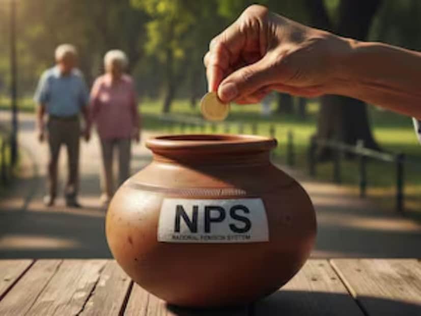 তিনি বলেন, আরেকটি গুরুত্বপূর্ণ আপগ্রেড হল বহু স্কিমের নমনীয়তার প্রবর্তন। আগে বিনিয়োগকারীরা এনপিএস-এর মধ্যে একটি একক স্কিমের মধ্যে সীমাবদ্ধ ছিলেন। কিন্তু এখন তাঁরা আক্রমণাত্মক, সুষম বা রক্ষণশীল বিকল্পগুলিকে একত্রিত করতে পারেন, কার্যকরভাবে একই অ্যাকাউন্টের মধ্যে একটি বৈচিত্র্যময় পোর্টফোলিও তৈরি করতে পারেন।