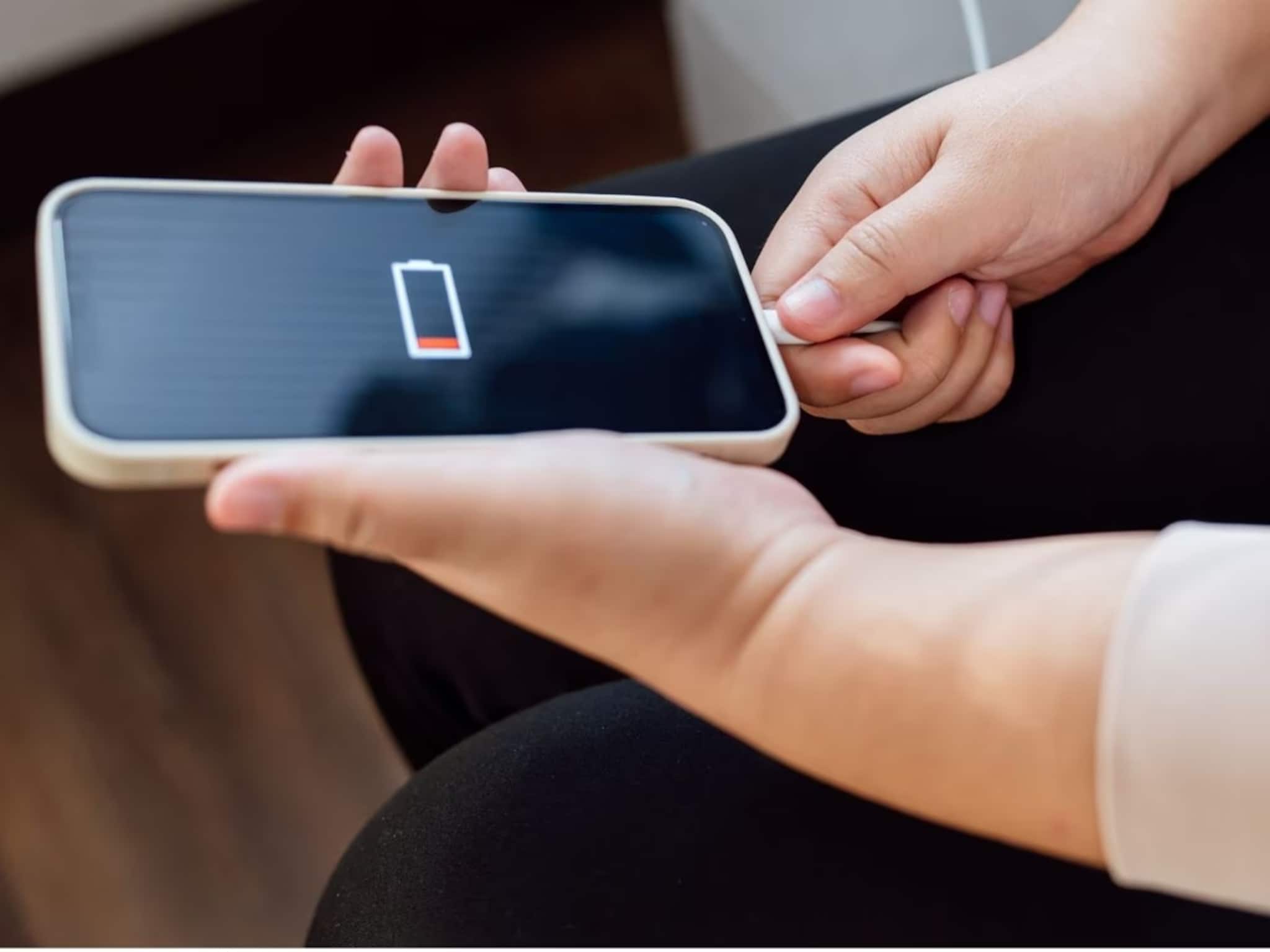 iPhone Battery Health: প্রতিদিনের ৬ অভ্যাস আপনার আইফনের ব্যাটারি হেলথ নষ্ট করছে, ভুলেও এই কাজগুলি করবেন না! সমাধান জানুন