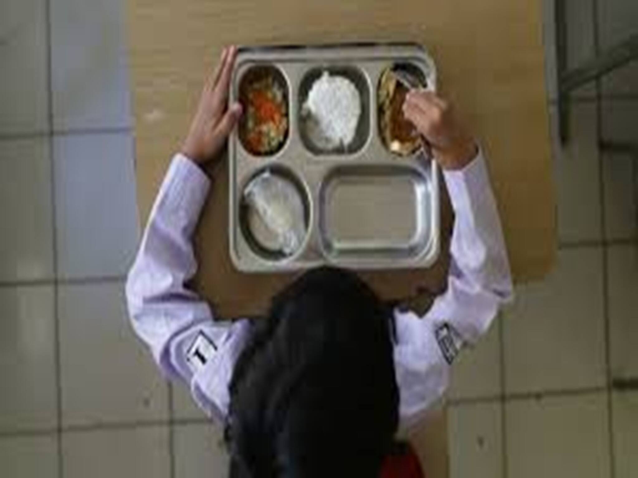 পেট ব্যথা থেকে বমি! স্কুলের হস্টেলের খাবার থেকে বিপত্তি! তেলঙ্গনায় হাসপাতালে ভর্তি ৫২ জন পড়ুয়া